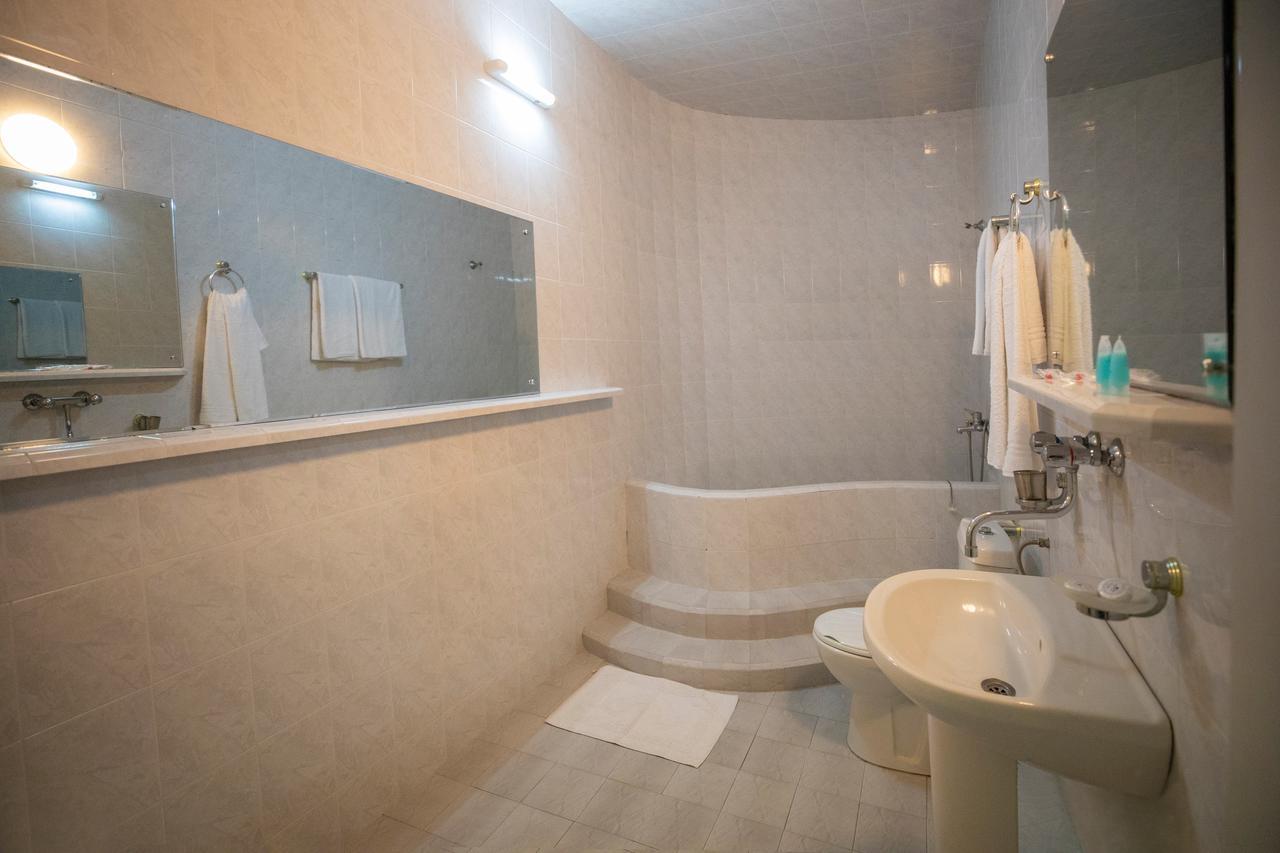 Leader Hotel Gori Eksteriør bilde