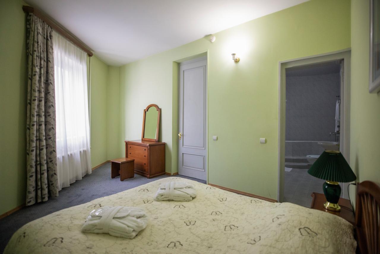 Leader Hotel Gori Eksteriør bilde
