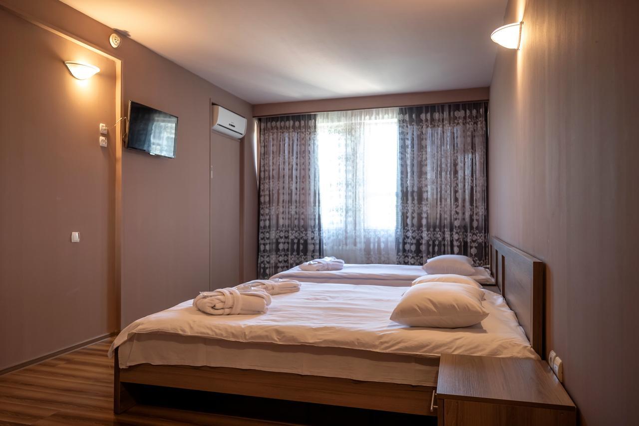 Leader Hotel Gori Eksteriør bilde